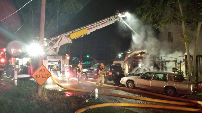 Woman injured in early morning fire in West Terre Haute - Indianapolis ...