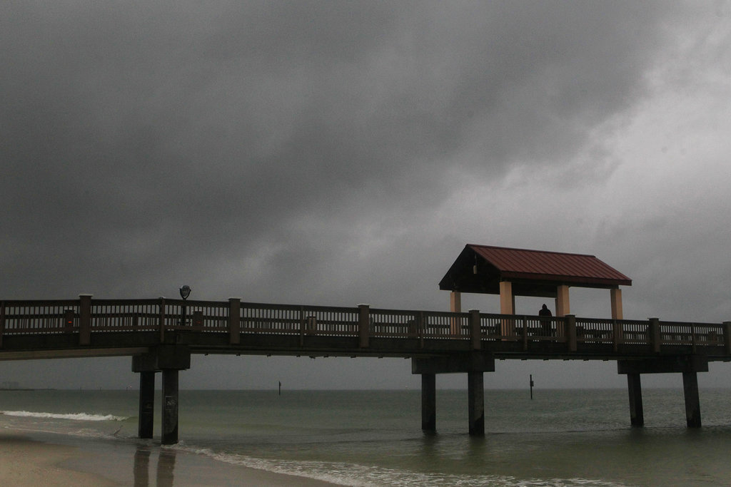 Florida panhandle braces for impact as Alberto approaches ...