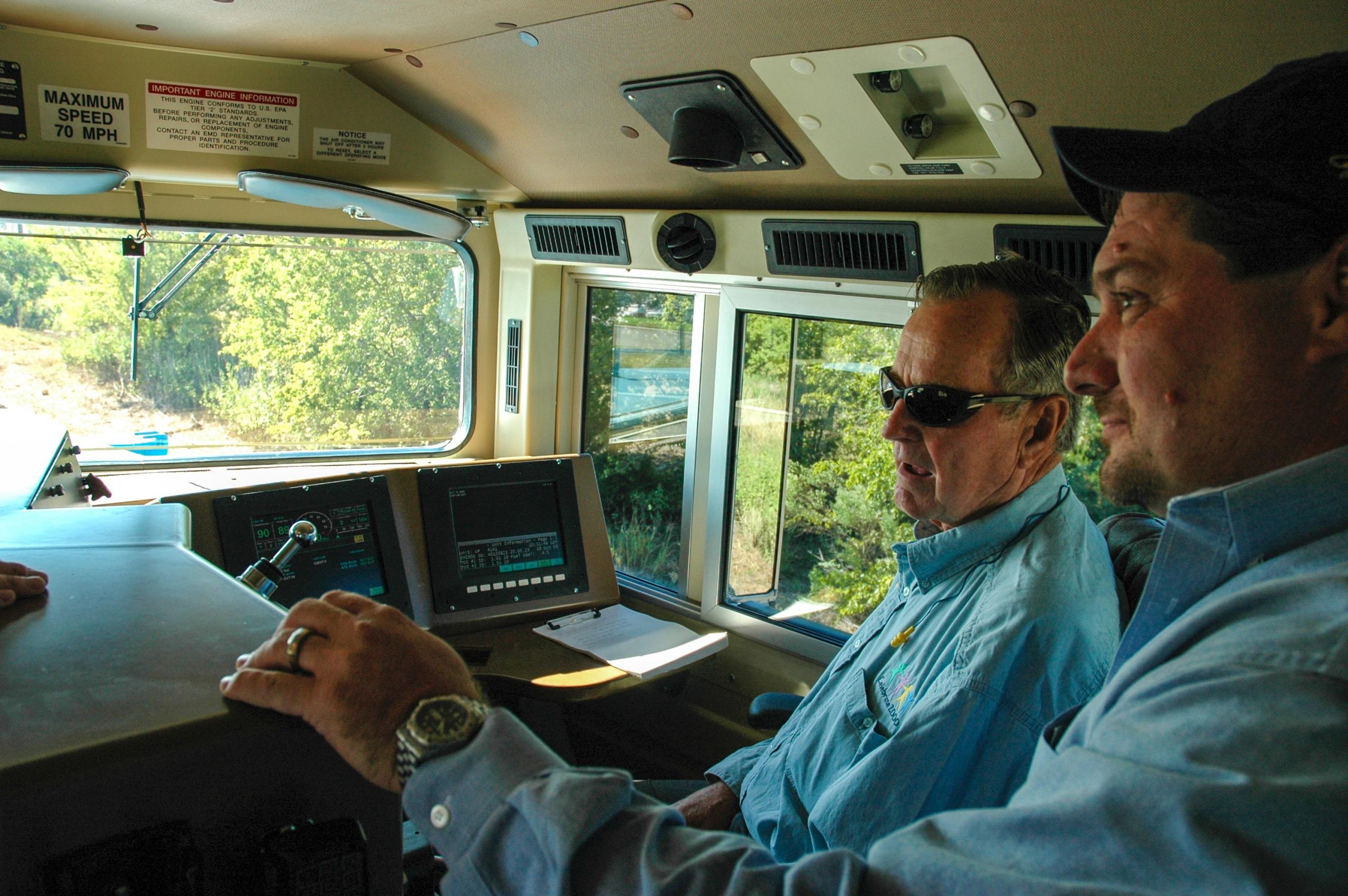 'Bush 4141' locomotive will take former president to final resting ...