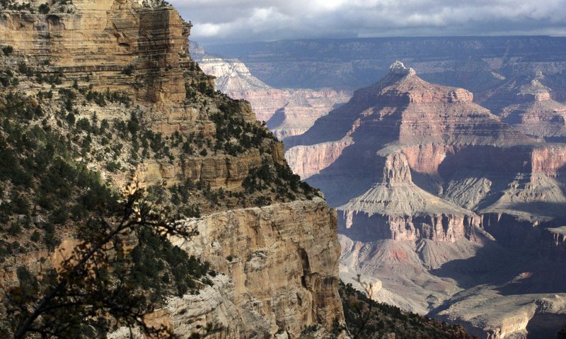 Grand Canyon visitors warned of extreme heat after hiker deaths