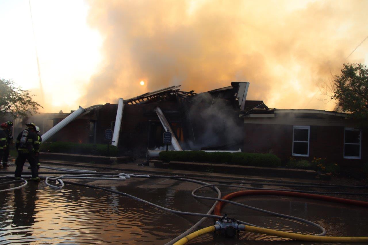 Fire destroys clubhouse of apartment complex on north side ...