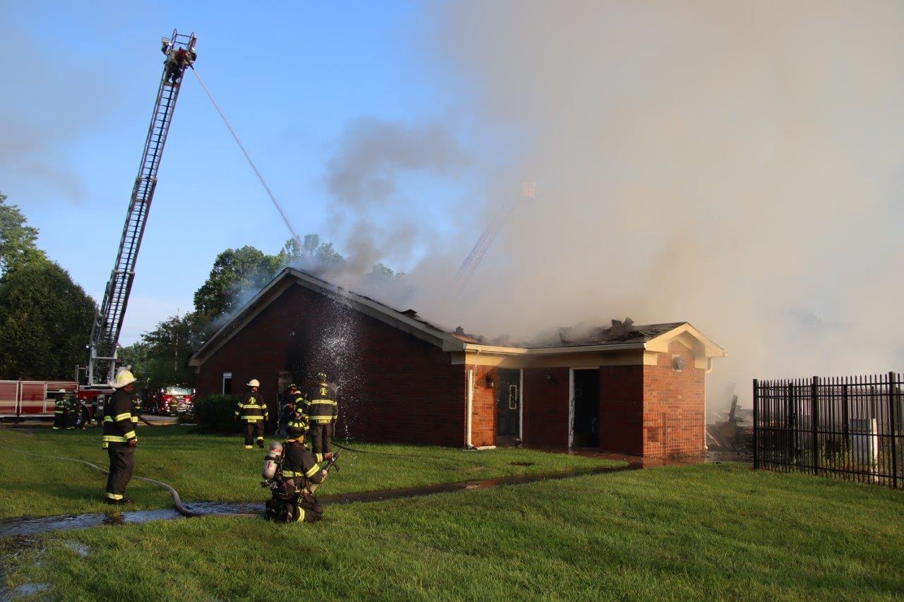 Fire destroys clubhouse of apartment complex on north side ...