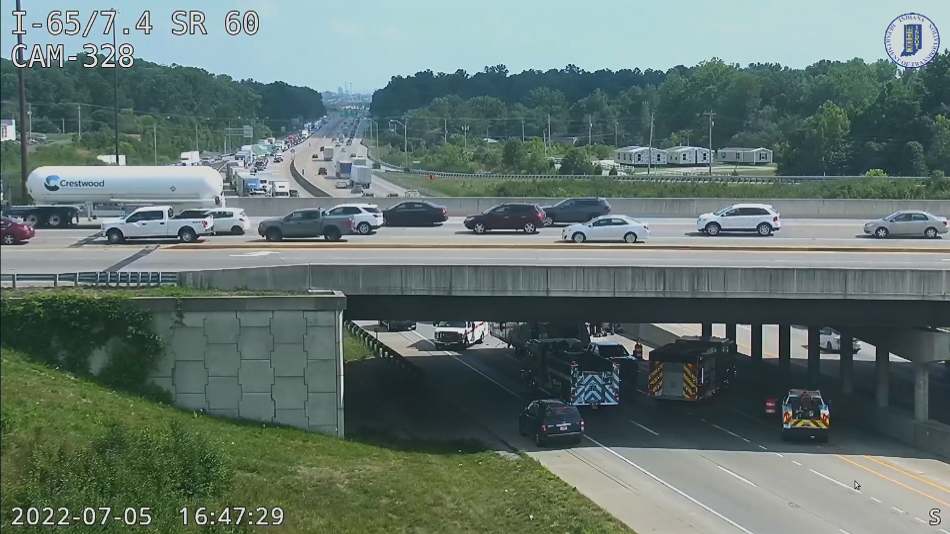 At least 1 dies in crash on I-65 in southern Indiana - Indianapolis ...