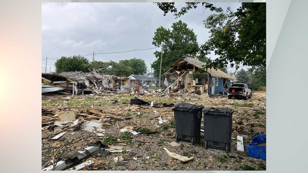 Evansville house explosion kills 3, damages 39 homes - Indianapolis ...
