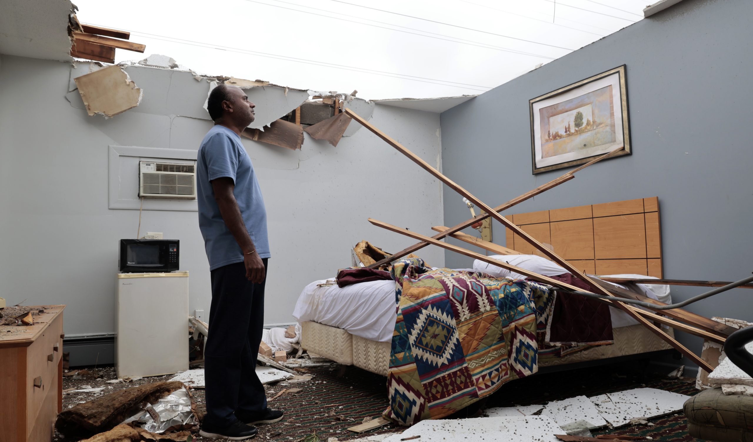 At least 11 tornadoes hit the Chicago area this week, weather service ...