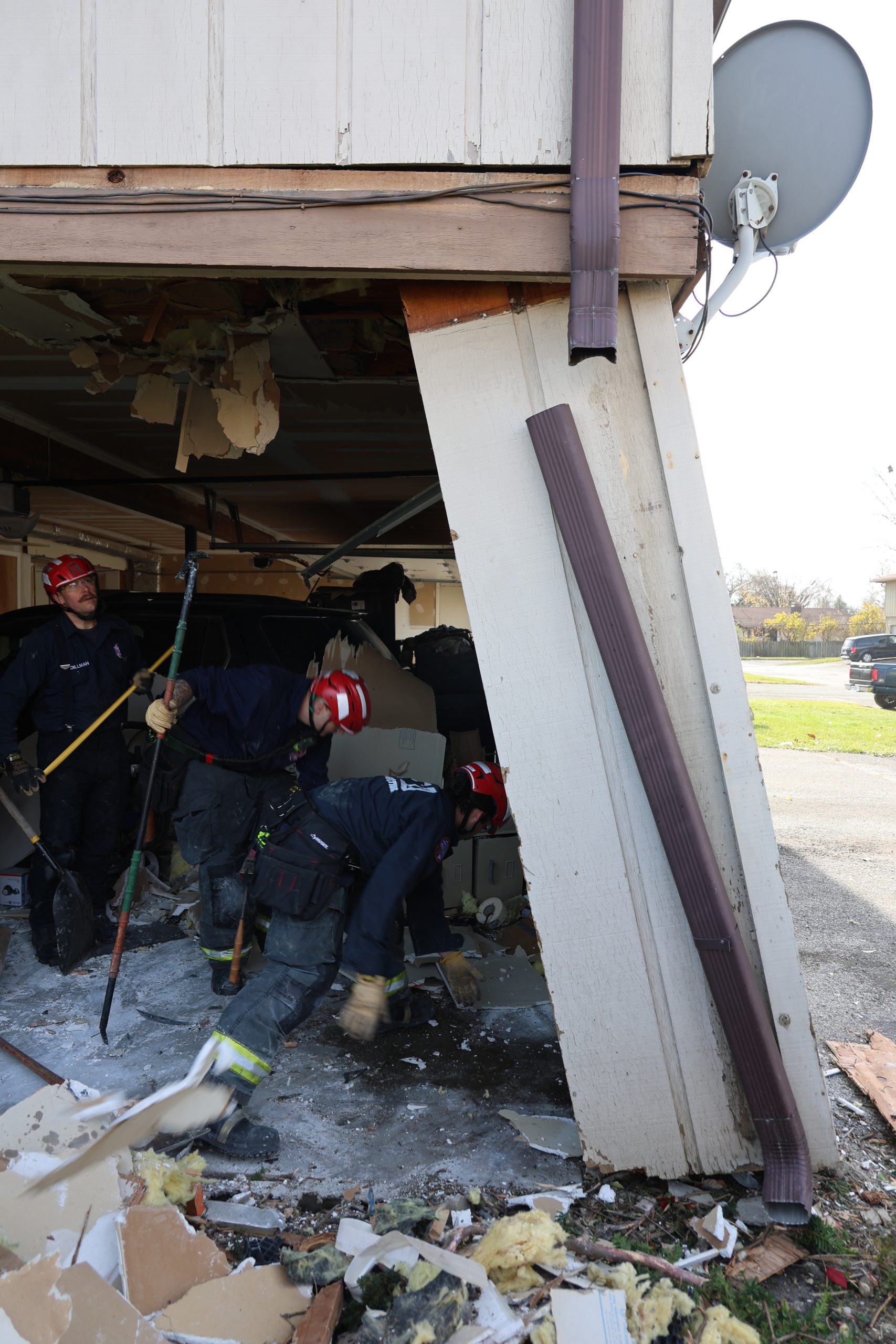 Driver hospitalized after crashing car into condo on Indy's west side ...