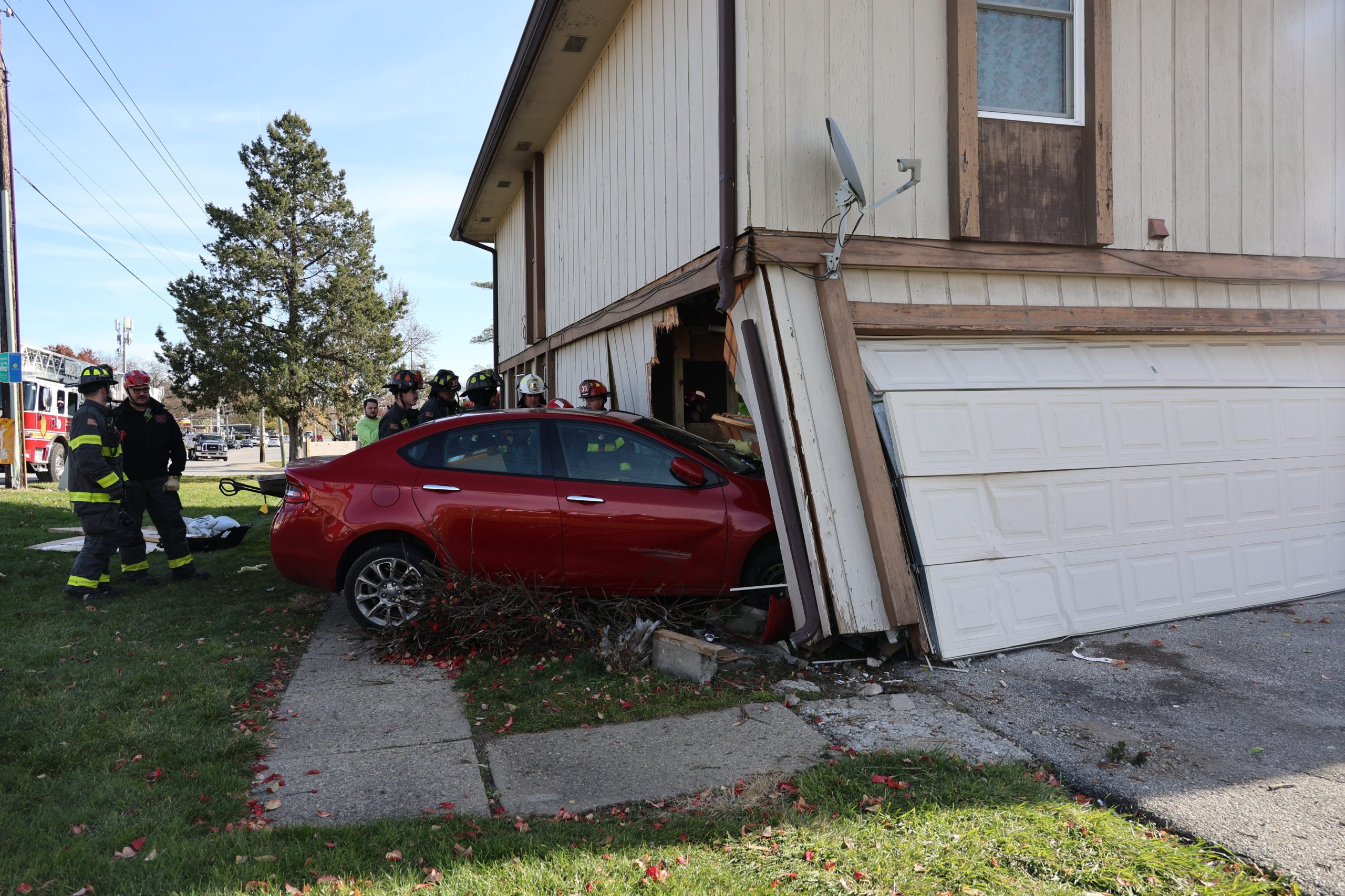 Driver hospitalized after crashing car into condo on Indy's west side ...