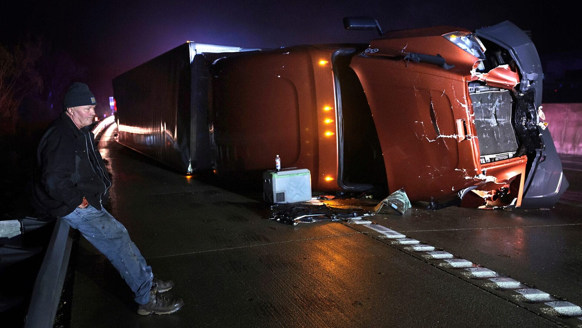 Monster storm sparks scores of tornadoes and fire, kills at least 17