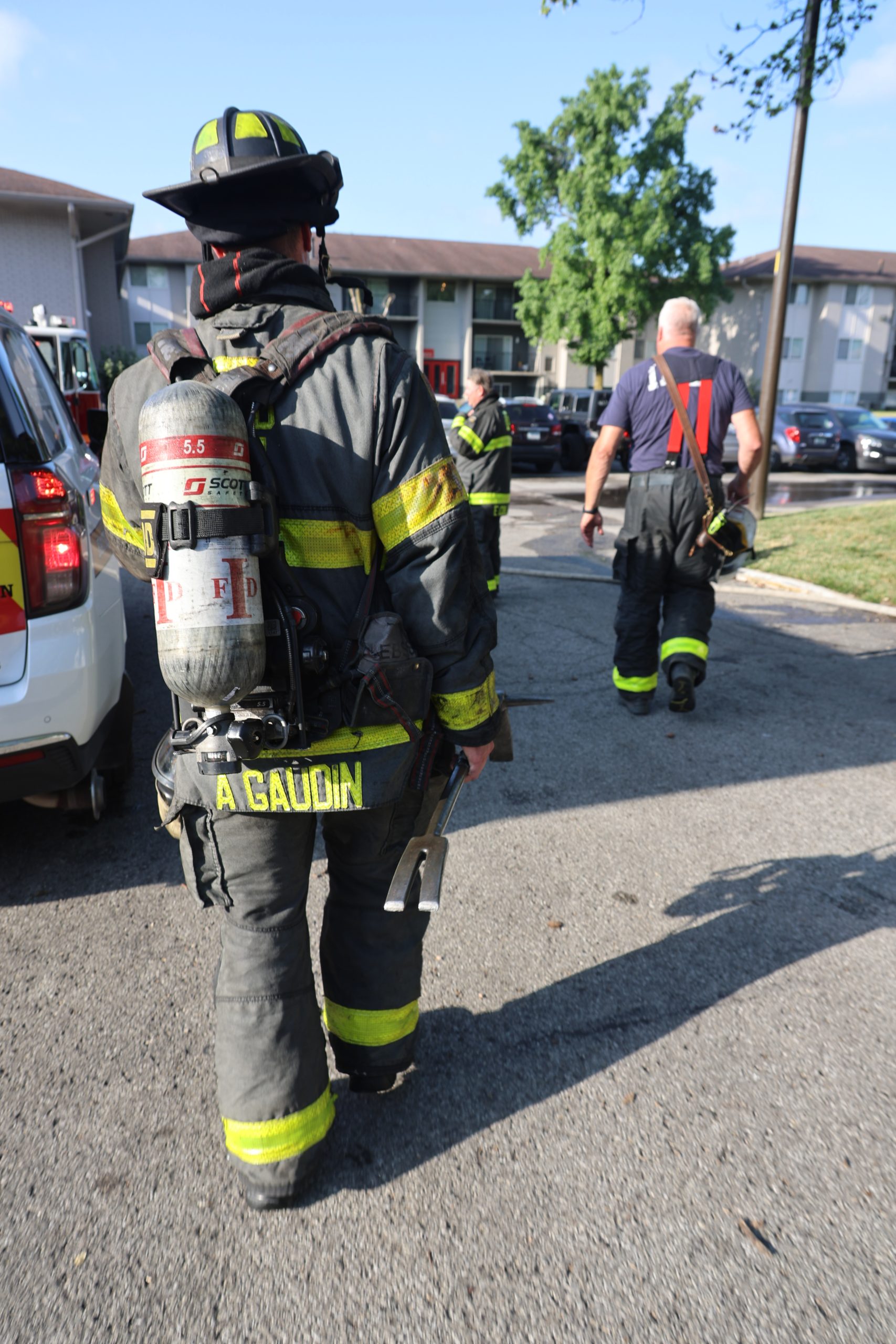 IFD firefighters rescue 5-year-old from northeast side apartment fire