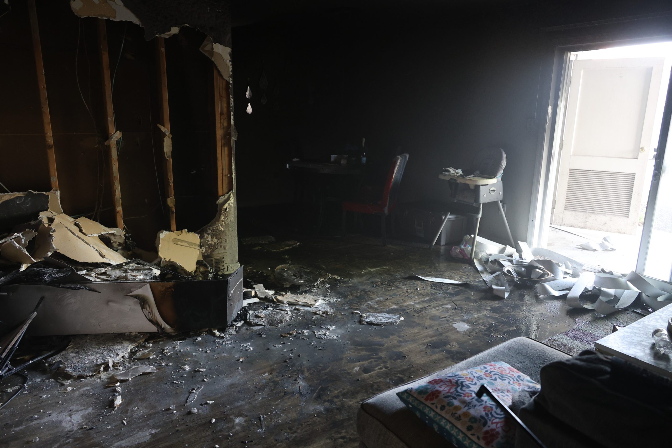 IFD firefighters rescue 5-year-old from northeast side apartment fire
