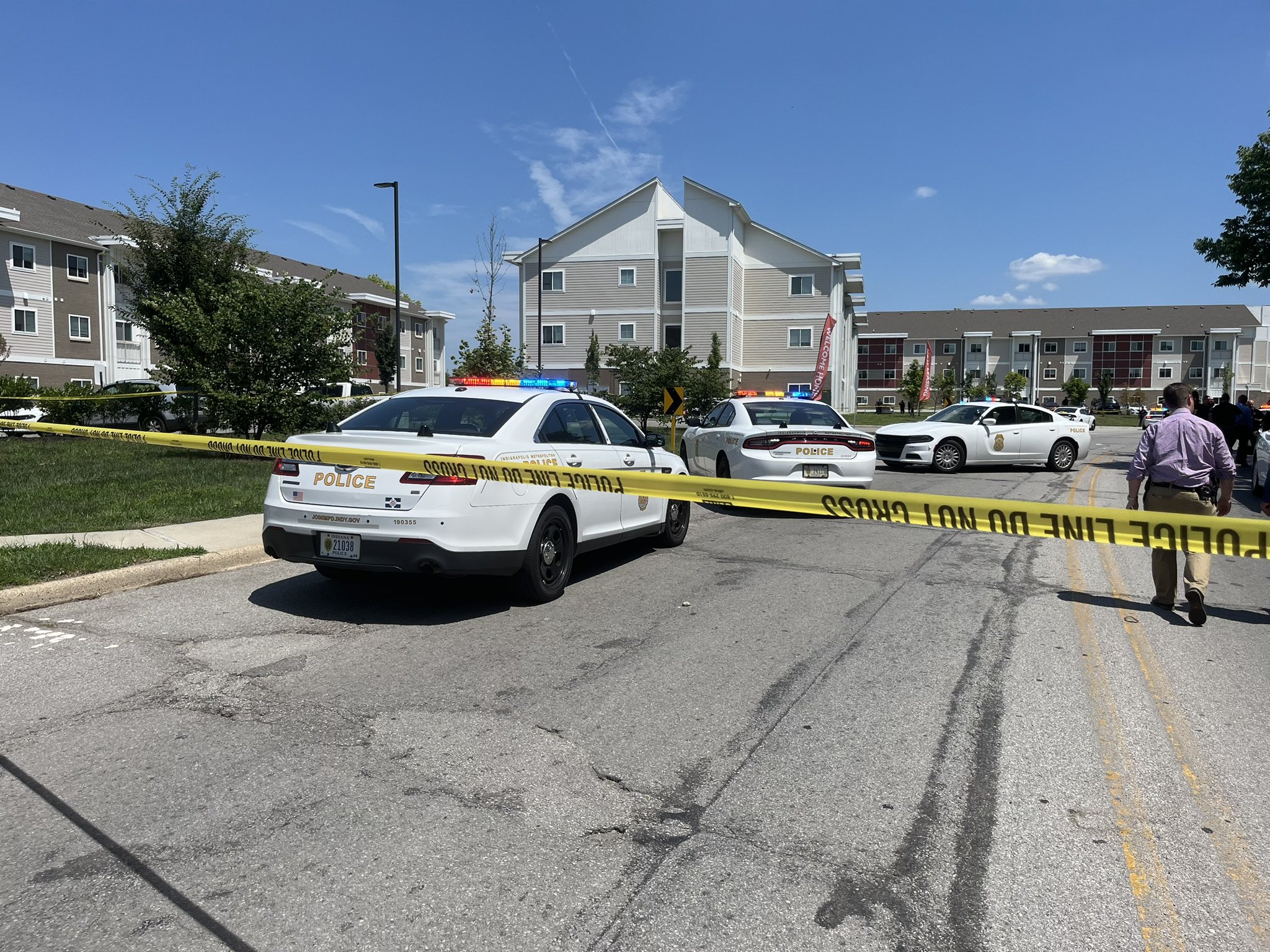 Suspected gunman in west side police shooting arrested, identified as ...