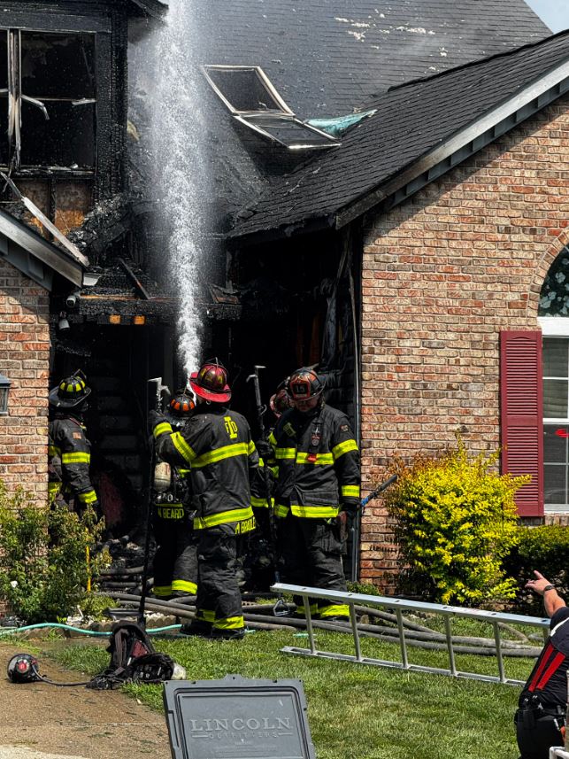 Family of 5 displaced after house fire on Indianapolis' south side ...