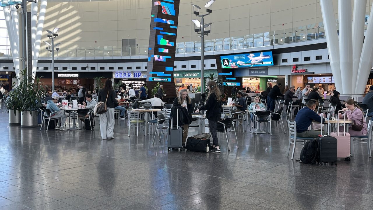 Reps. Carson, Shreve back competing air traffic controller pay measures
