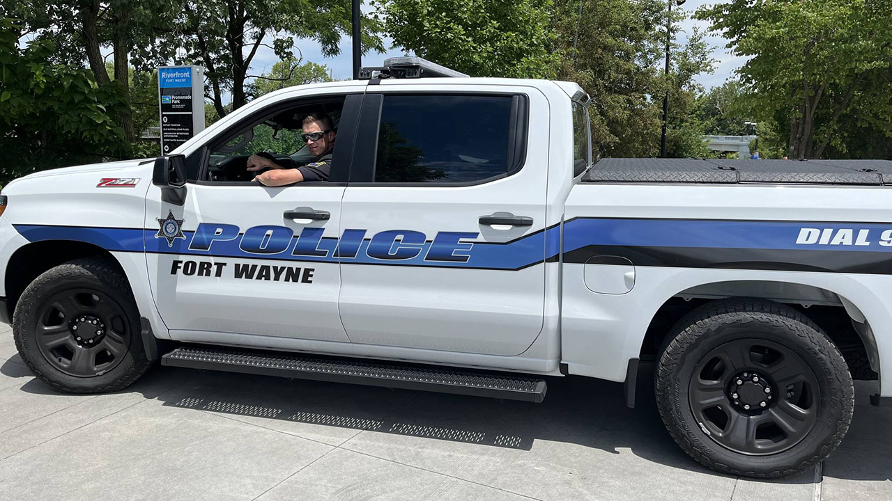 Chase ends in crash after woman takes patrol car, Fort Wayne police say ...